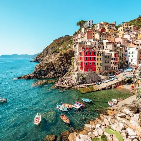 Jasmine Station - Cinque Terre La Spezia