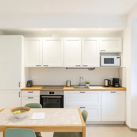 Jasmine Station - Cinque Terre La Spezia