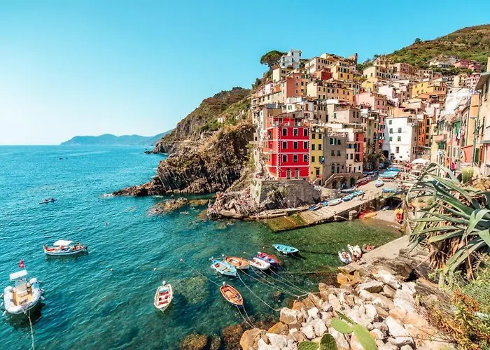 Jasmine Station - Cinque Terre La Spezia