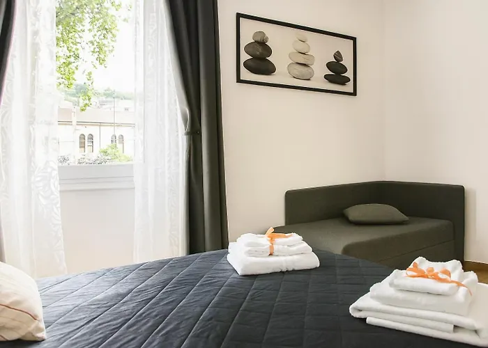 Jasmine Station - Cinque Terre *